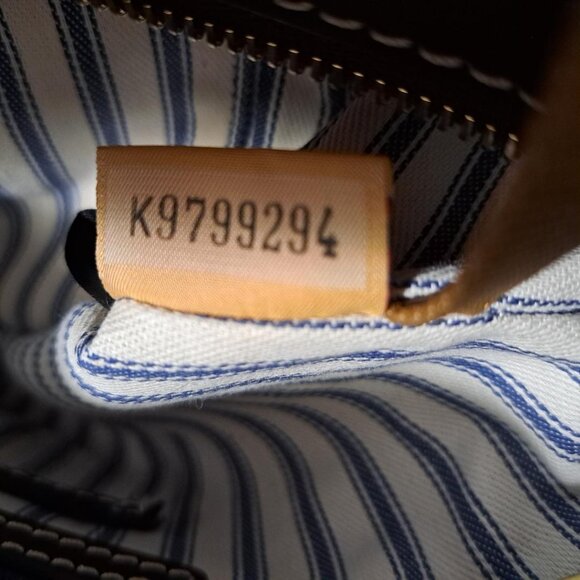 EUC Dooney and Bourke Beacon Zip Top Tote - Smooth Leather - Picture 10 of 13